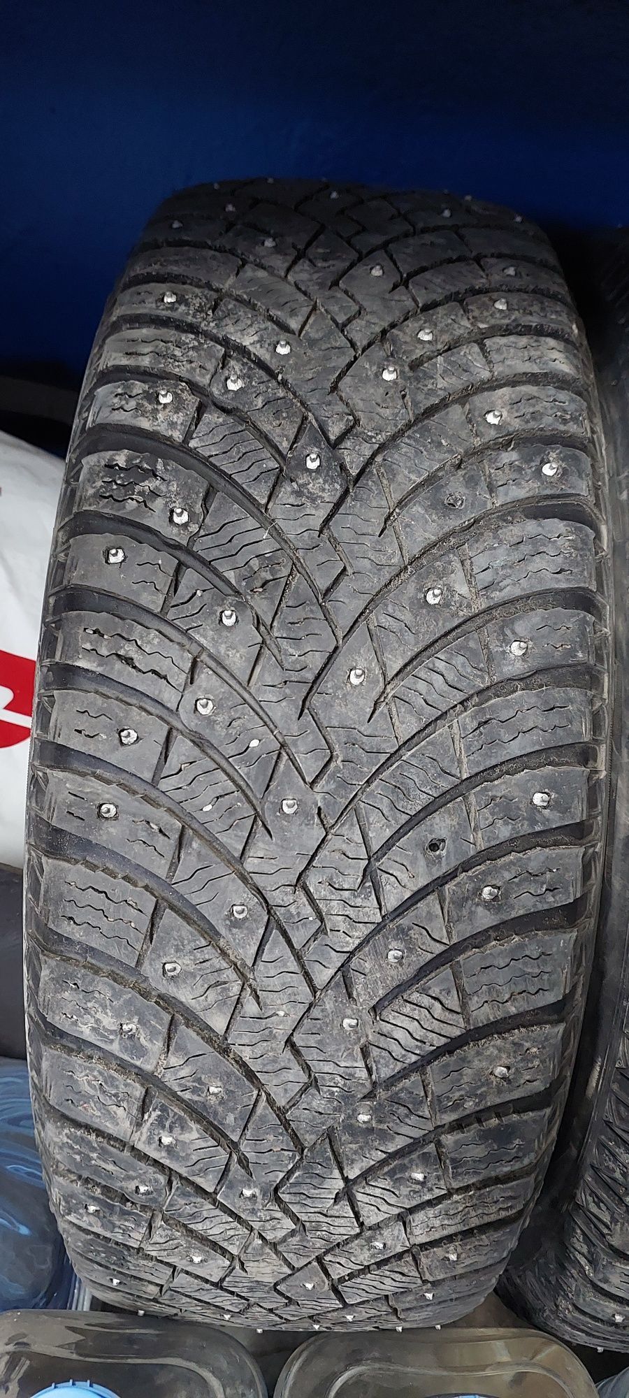 Продам шины зимние R16