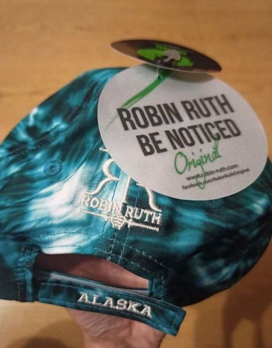Robin Ruth нова шапка