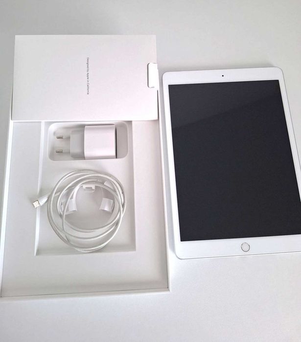 iPad Apple (8th Generation) 32GB Wi-Fi Silver