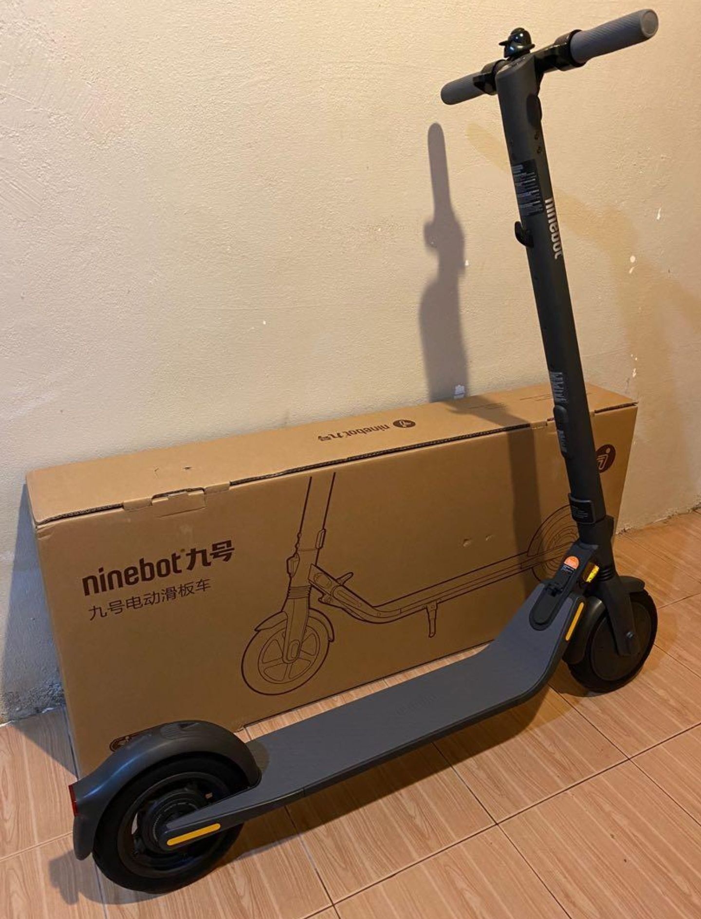 Шикарный электросамокат оригинал Ninebot E25 by Segway