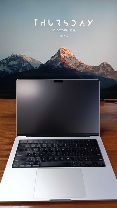 Продам Macbook mro 14inch m3 pro 18/512 Silver