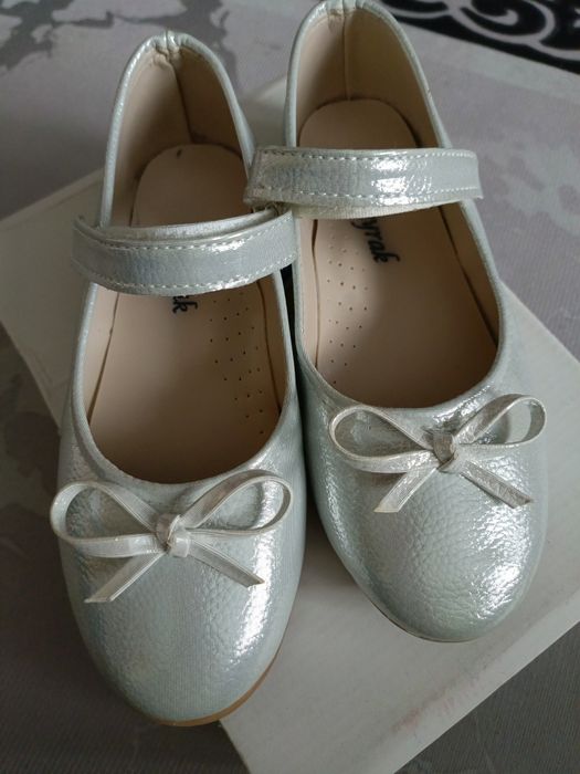 Продам туфли на девочку