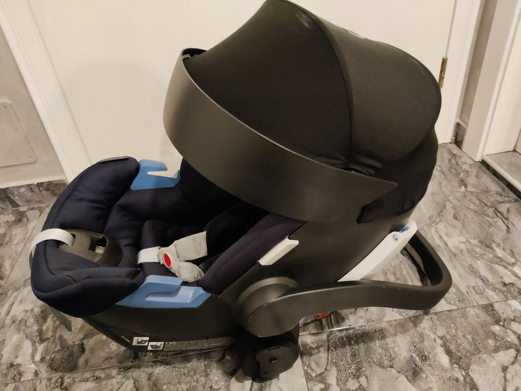 Кошница / стол за кола Cybex Aton 5