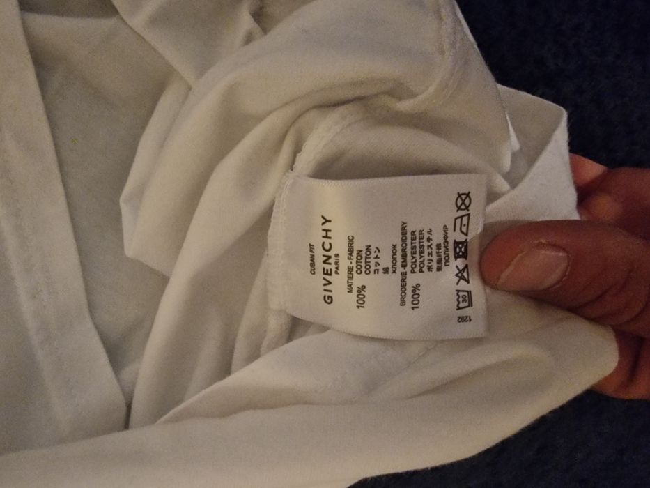 Vand tricou Givenchy