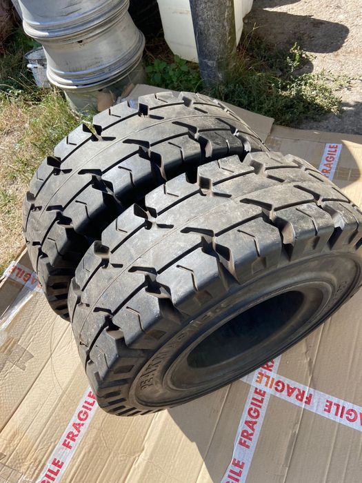 Doua anvelope Stivuitor Pline : 23x9-10 - Peakmaster -