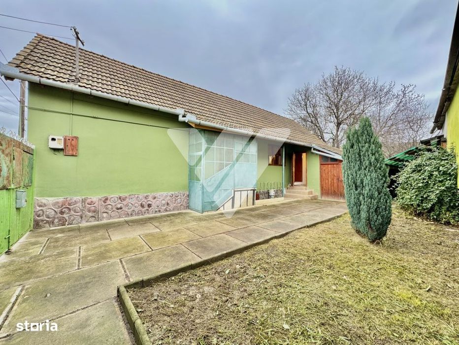 Casa individuala 2 camere 65 mp si teren 136 mp in Slimnic Sibiu