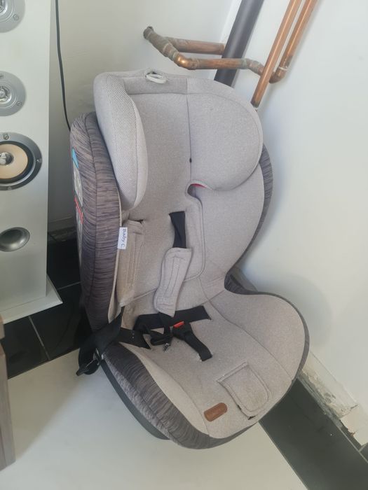 Scaun auto isofix cu rotire si pozitie somn doar in Iasi