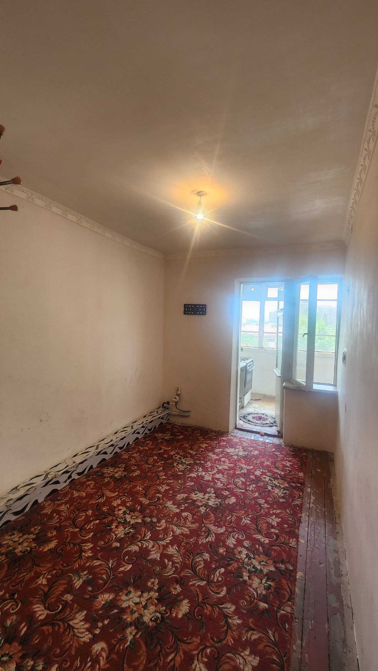 1 комнатная квартира, имеется 6м балкон, пр.Наваи