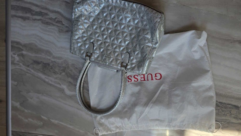 Чанта GUESS - оригинална