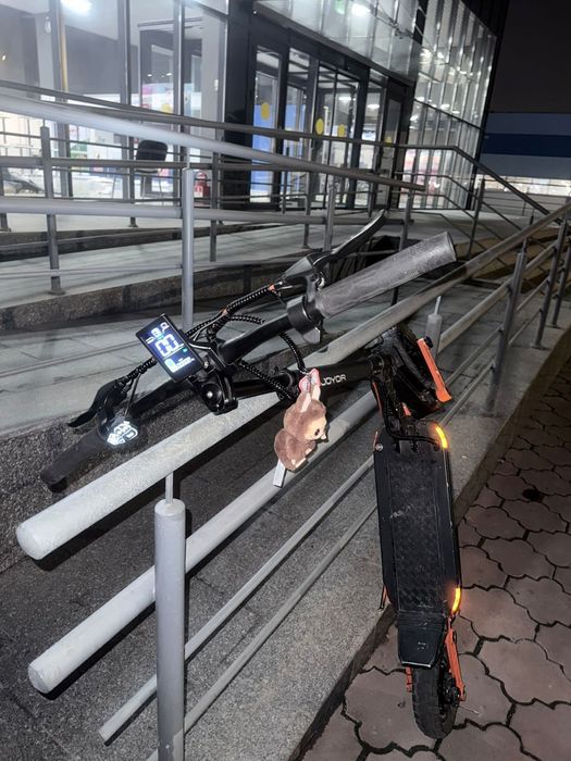 Продаю электросамокат Joyor S5-Z