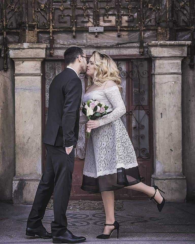 Vand rochie ocazie