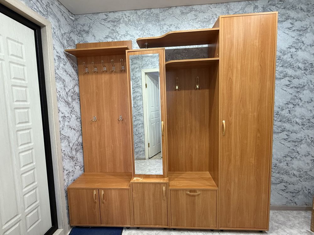 Продам  прихожую