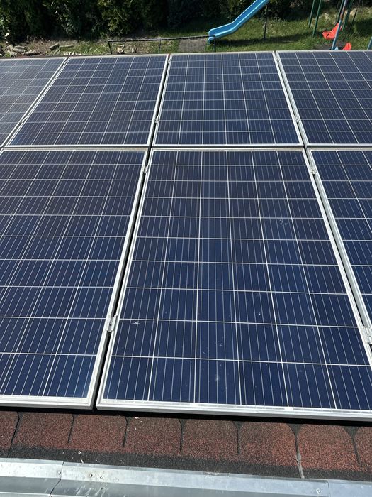 Acumulator victron energy si panou fotovoltaic axitec