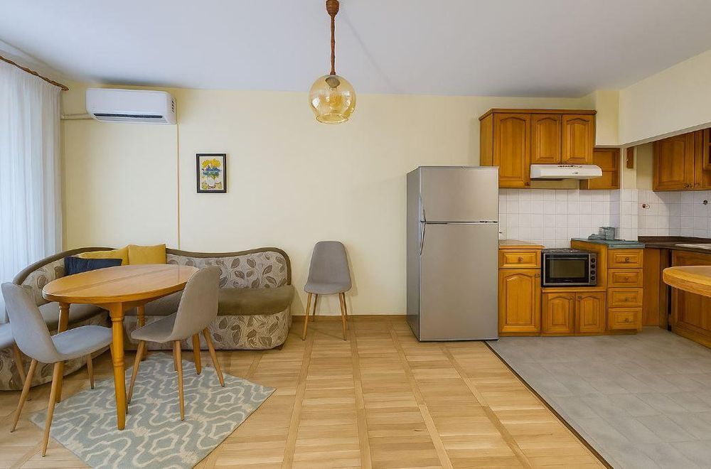 Тристаен апартамент в района на ХЕИ!