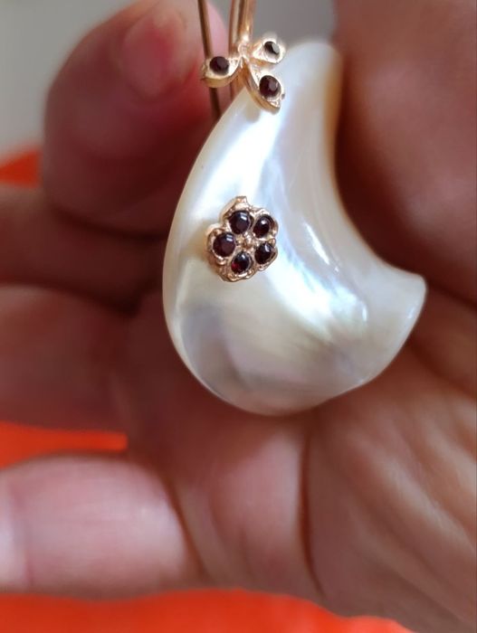 Брошь СССР ( позолота перламутр )