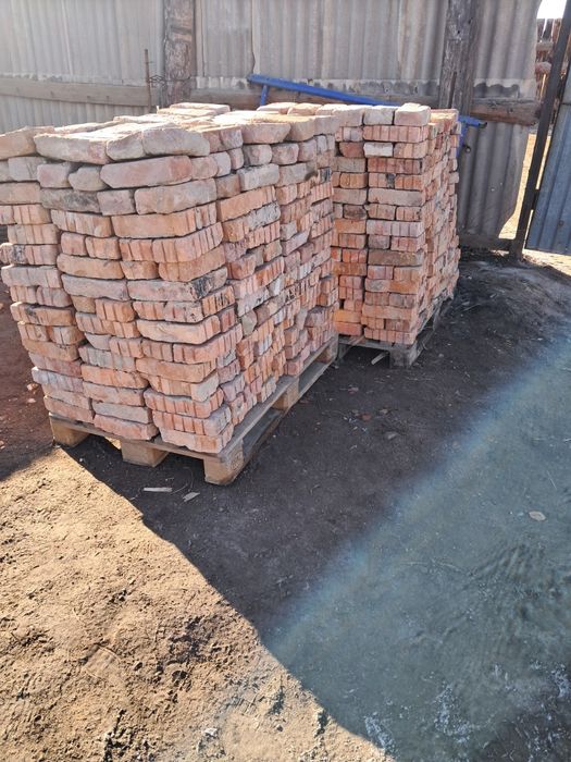 Красный кирпич продам