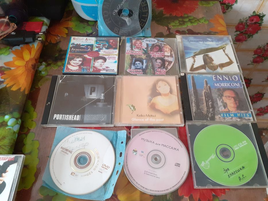 Продам диски с музыкой, фильмами, играми
