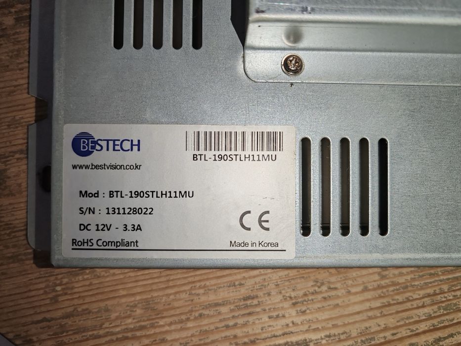 Monitoare profesionale 19”cu touch screen 3M