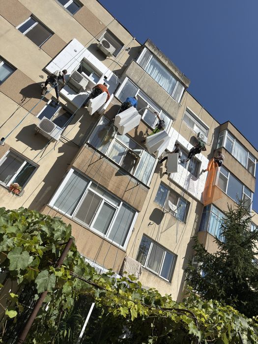 Izolații exterioare cu Alpinisti utilitari