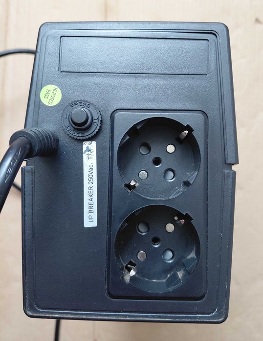 UPS 480W Defect cu baterie 12V