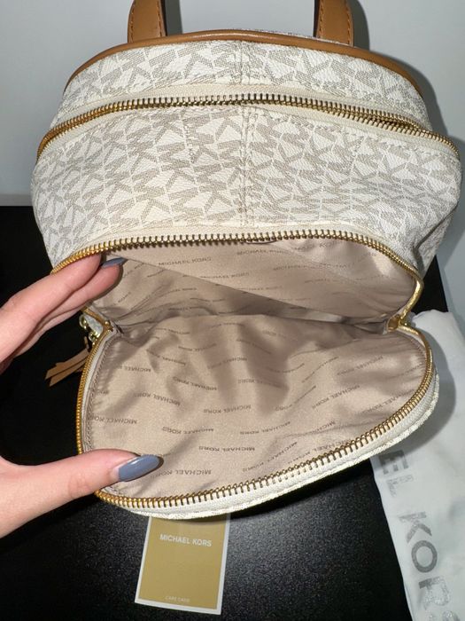 Оригинална раница Michael Kors Rhea Medium Logo