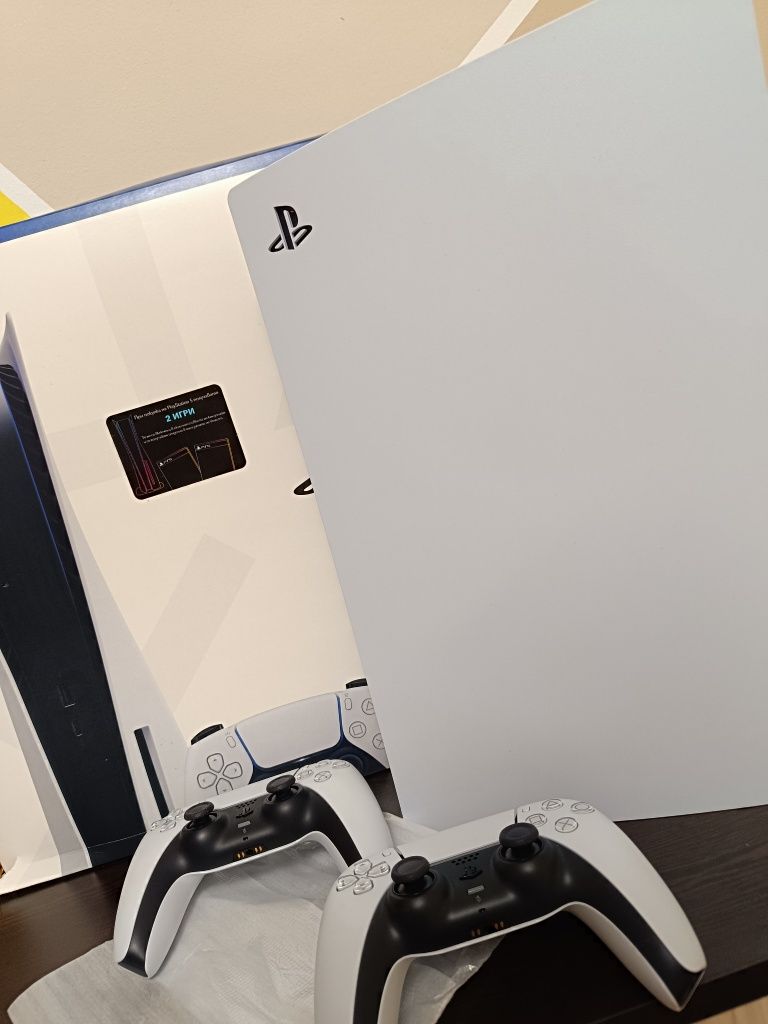 Playstation 5 + два джойстика