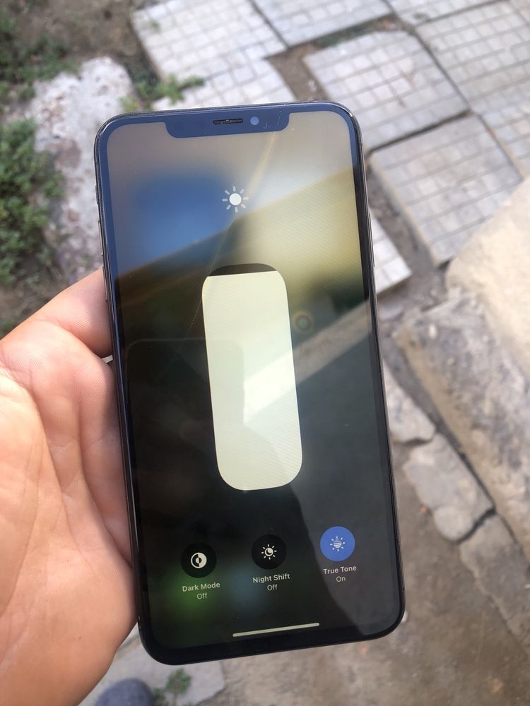 Iphone XS Max 64 GB чист iCloud