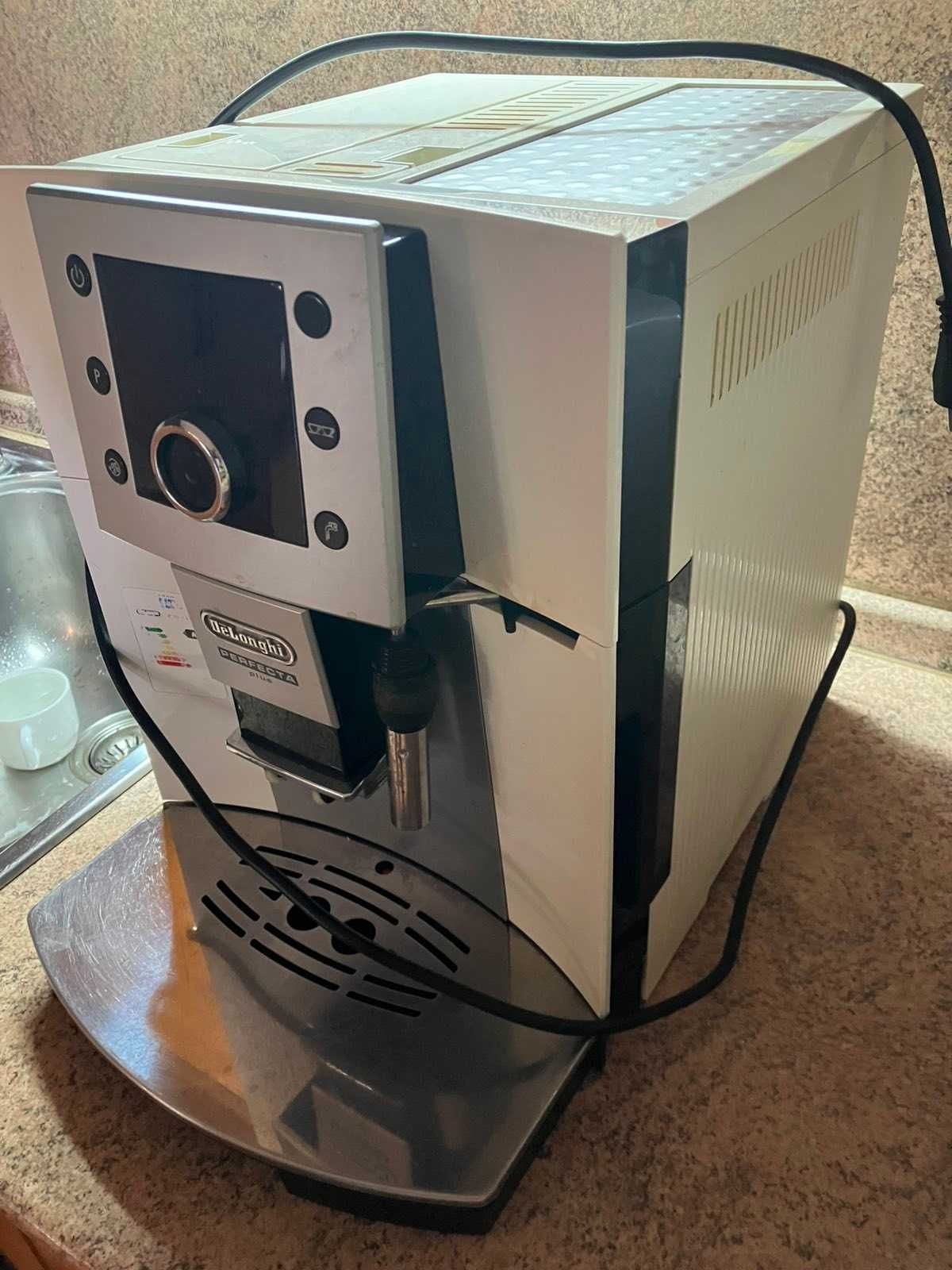 Кафемашина Delonghi Perfecta Plus