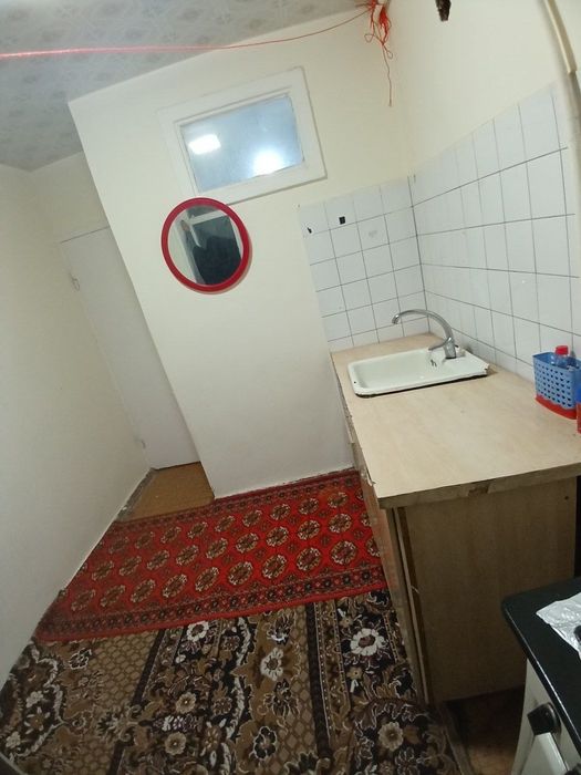 Чилонзор 23 квартал Своя кватира Продаю 

15 чи дом кирпичный дом 

2/