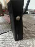 Vand xbox 360 slim 250gb + jocuri + maneta + casti