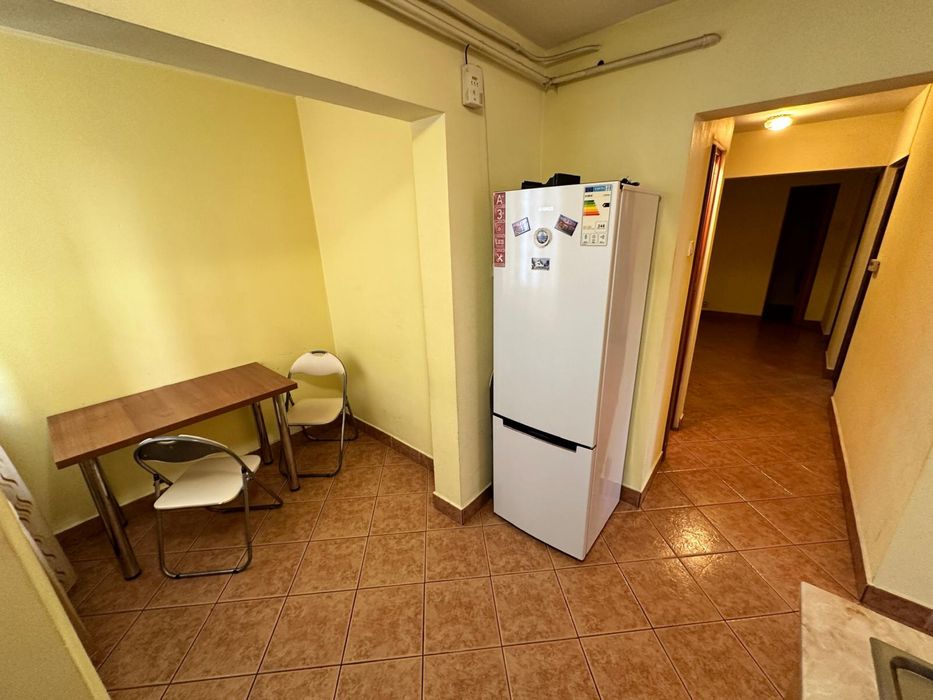 Chirie Ap 3 camere Centru Nou