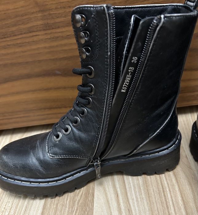 Женские сапожки .