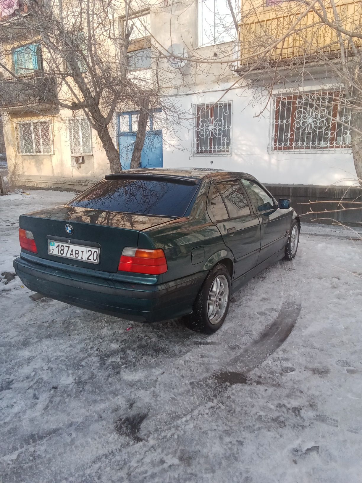 БМВ Е36 320i 1995год