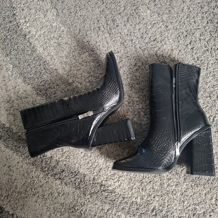 Botine noi marimea 36