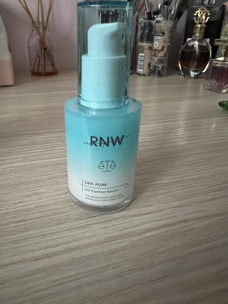 Ser pentru ten gras mat RNW Oil Control Serum( ideal baza machiaj)