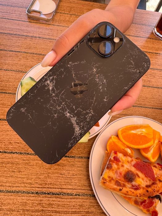 Продам IPhone 15