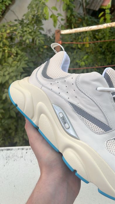 Dior B22
