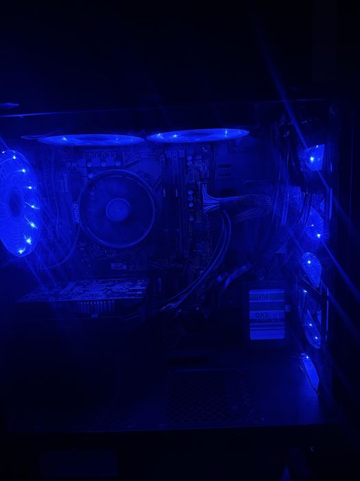 PC gaming,studio ,Ryzen 5 5600X, 16GB 3200mhz, ssd 1tb m2 pcie4, b550m