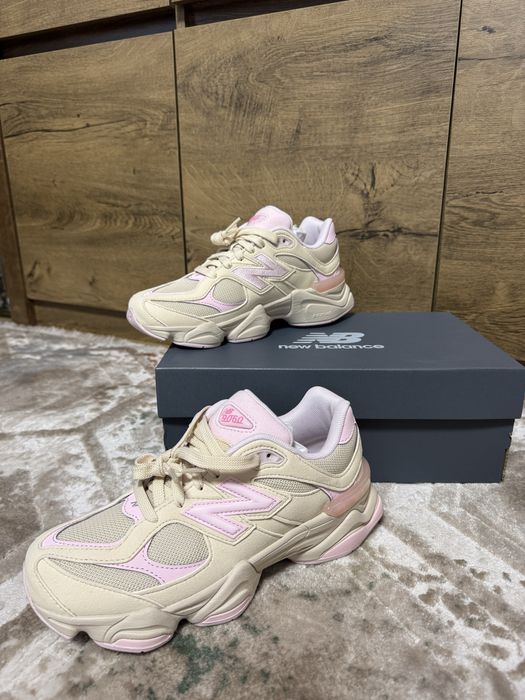 New Balance 9060