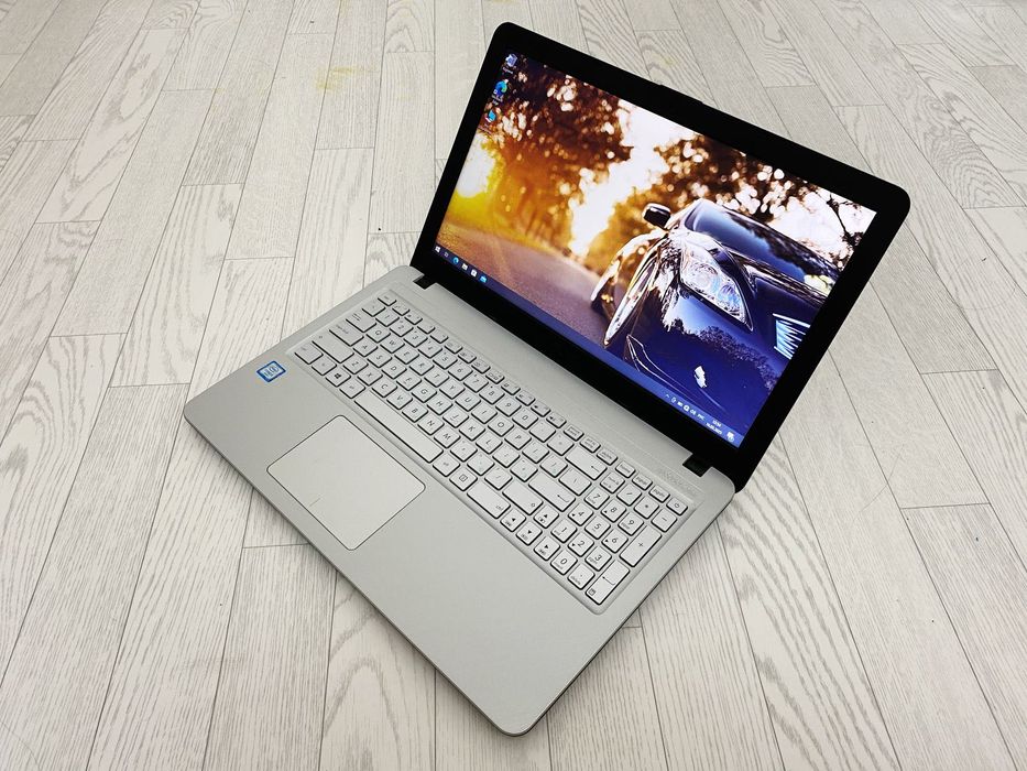 Ноутбук сатылады офисный