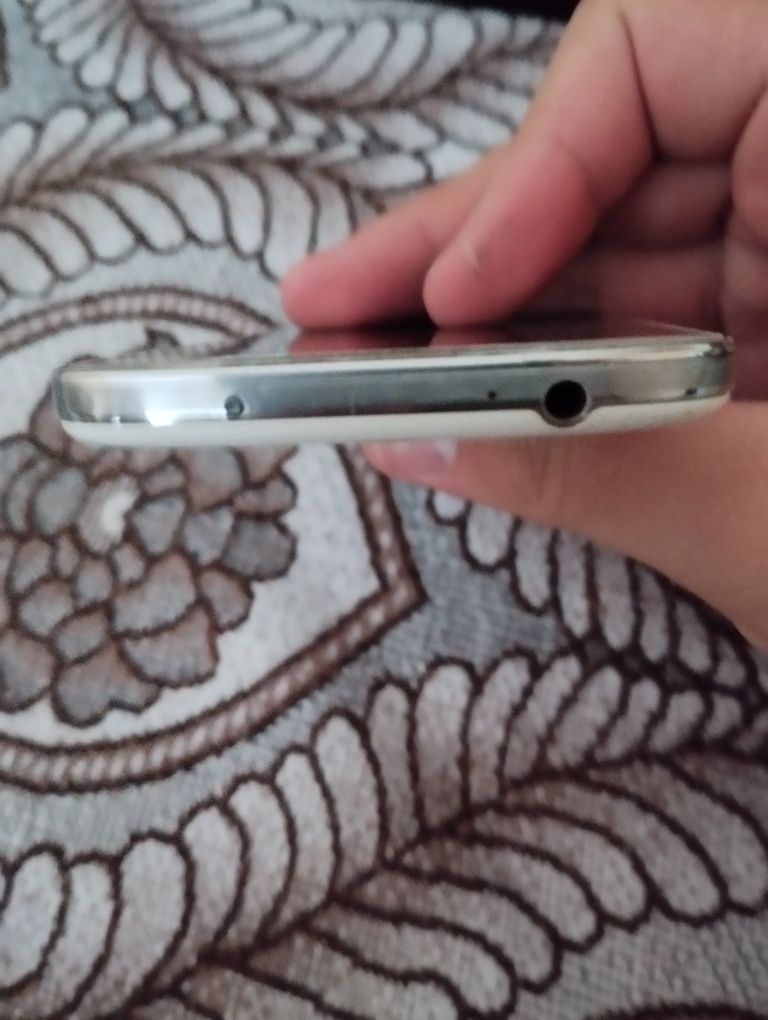 Samsung Galaxy S4 - 16GB/2GB RAM