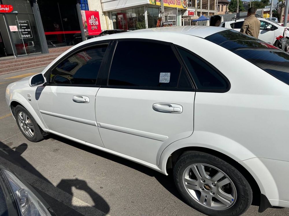 Продается lacetti 1.6