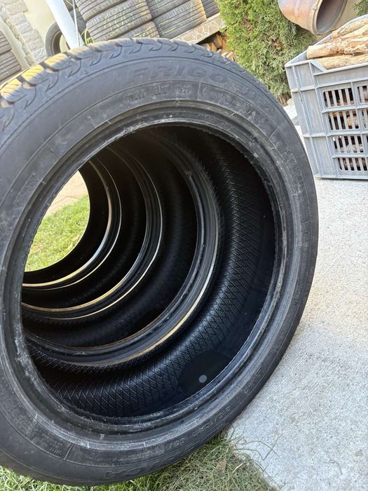 Продавам зимни гуми Debica 215/50 17 8mm DOT23