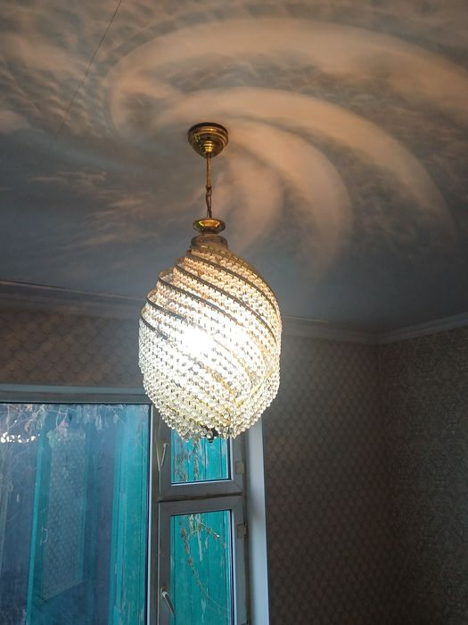 Люстра хрустальная 2 штуки. Цена 5000 тенге