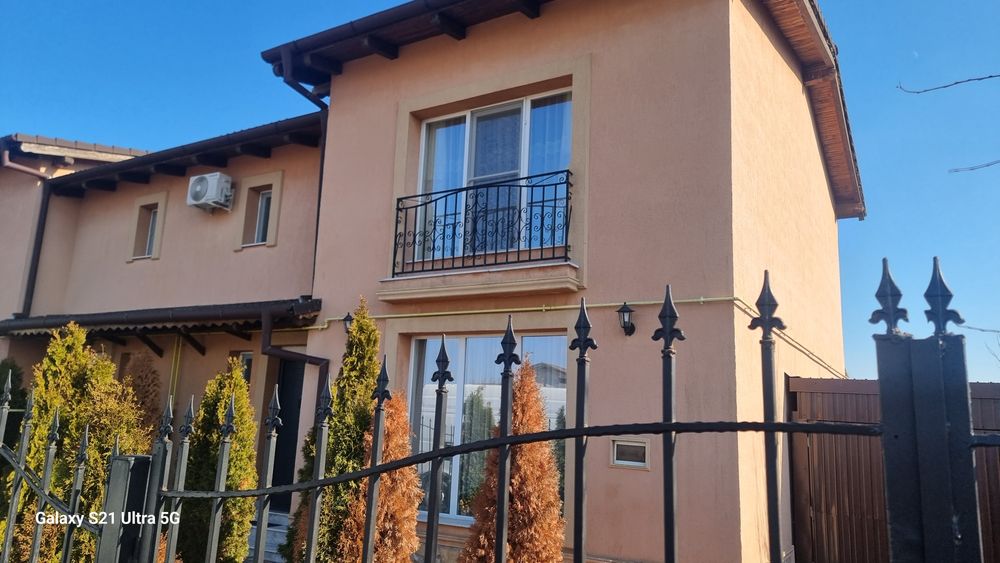 Proprietar vand Duplex la Moșnița Nouă intre Funshop si Mcity