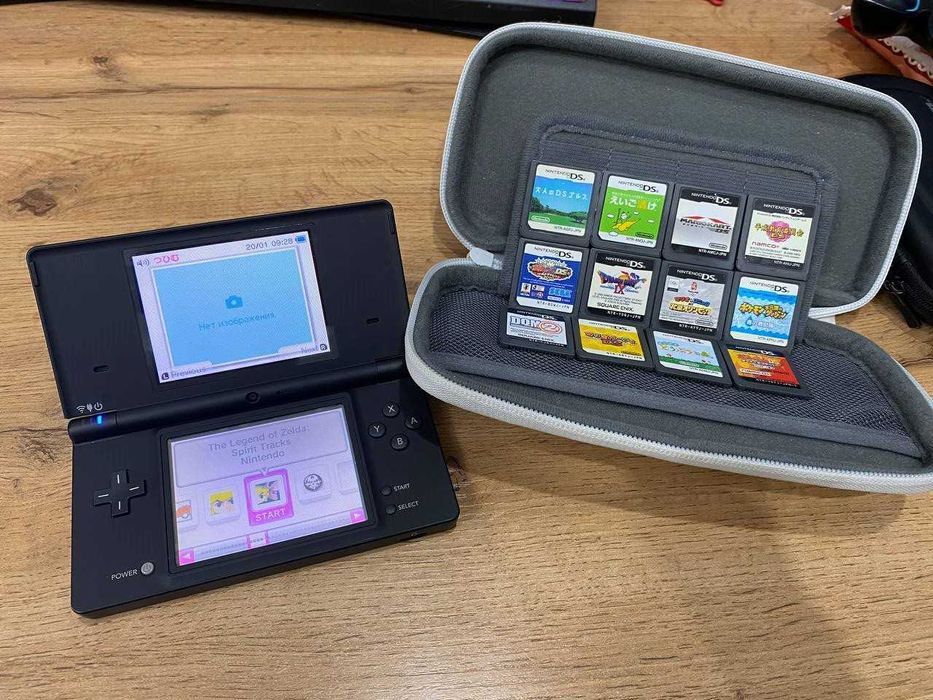 Nintendo DSI 32gb прошитая в отличном состояний