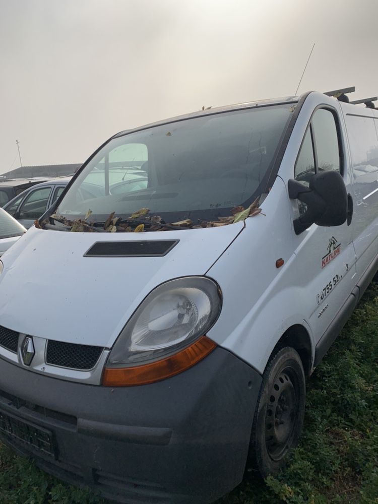 Dezmembrez Renault trafic 1,9 dCi