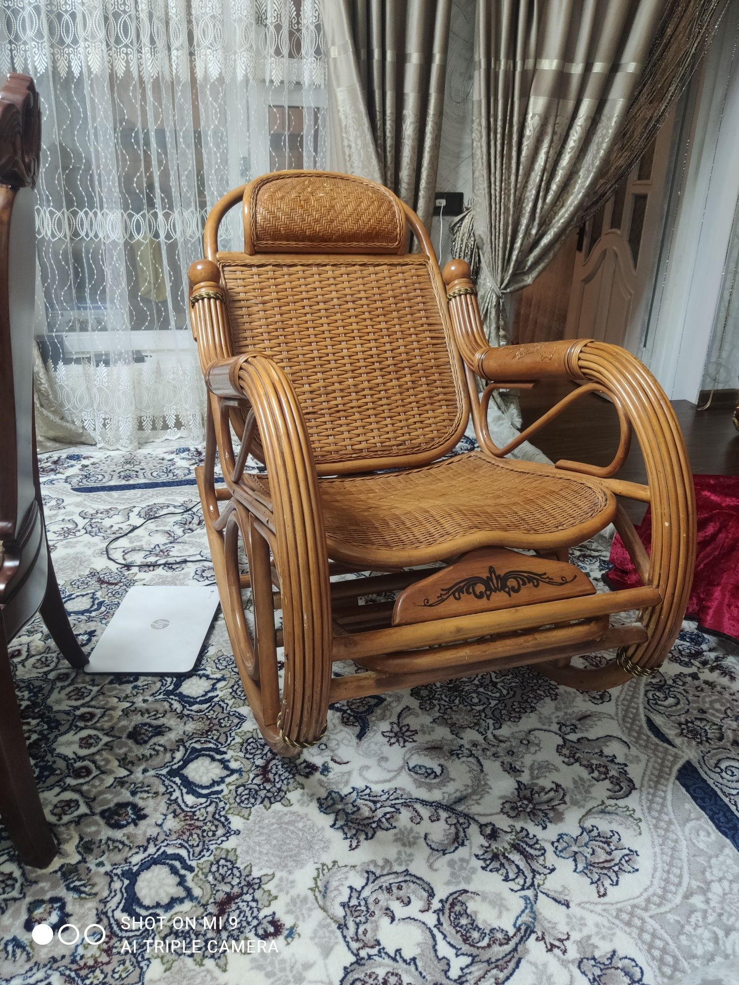 Продам кресло качалка