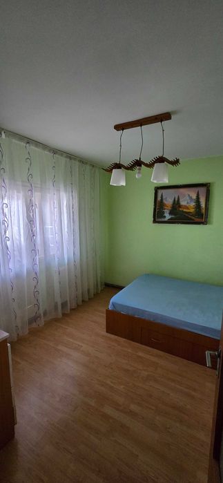 Inchiriez apartament 3 camere , zona Malu Rosu