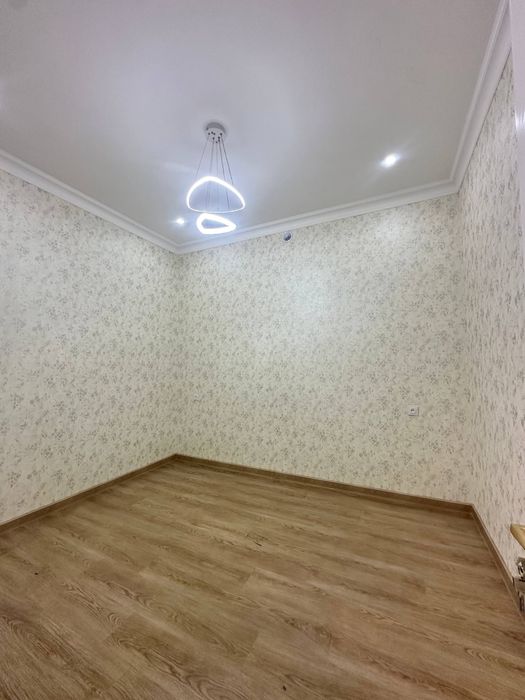 Sergeli xonabodda 1.7 sotix 5 xona uchaska sotiladi